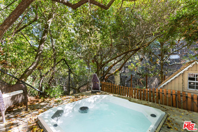 19544 Bowers Drive, Topanga CA: https://media.crmls.org/mediaz/3f5a8a1a-ae9d-4aac-91c4-546324786802.jpg