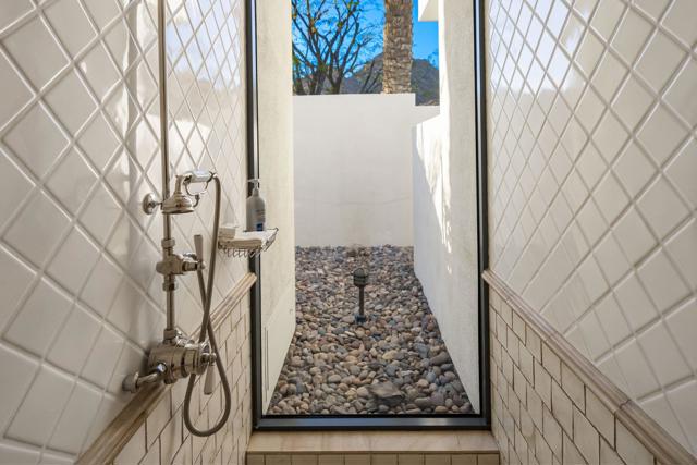 79235 Tom Fazio N Lane, La Quinta CA: https://media.crmls.org/mediaz/3f5a9479-eebe-4e17-9890-5789b2a27c9c.jpg