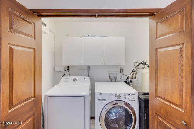 1585 Loma Drive, Ojai CA: https://media.crmls.org/mediaz/3f5ace0e-5612-4b0c-b4c2-2ed2d7f9347d.jpg