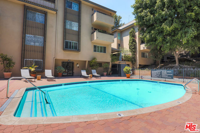6700 Hillpark Drive, Los Angeles CA: https://media.crmls.org/mediaz/3f5b3d31-87ec-461d-a145-be7ab122dd9e.jpg