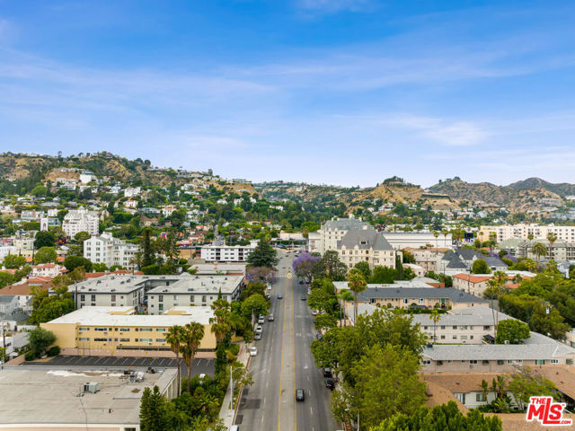 1330 Crescent Heights Boulevard, West Hollywood, California 90046, 2 Bedrooms Bedrooms, ,2 BathroomsBathrooms,Condominium,For Sale,Crescent Heights,24401819