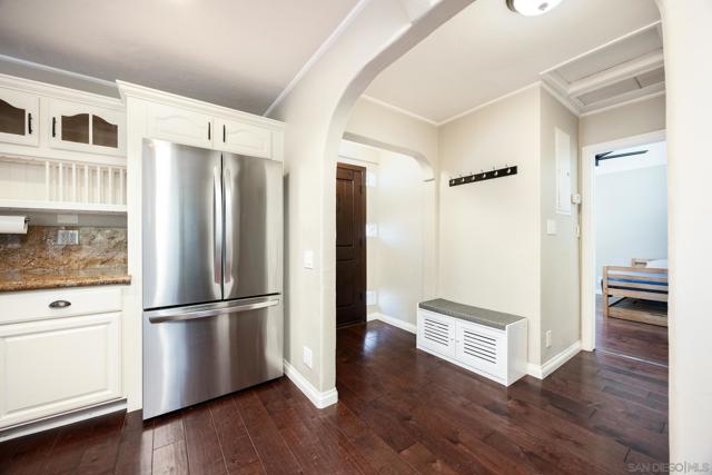 2541 Haller St, San Diego CA: https://media.crmls.org/mediaz/3f5b6e25-cea6-4e20-a87e-d23b04279564.jpg