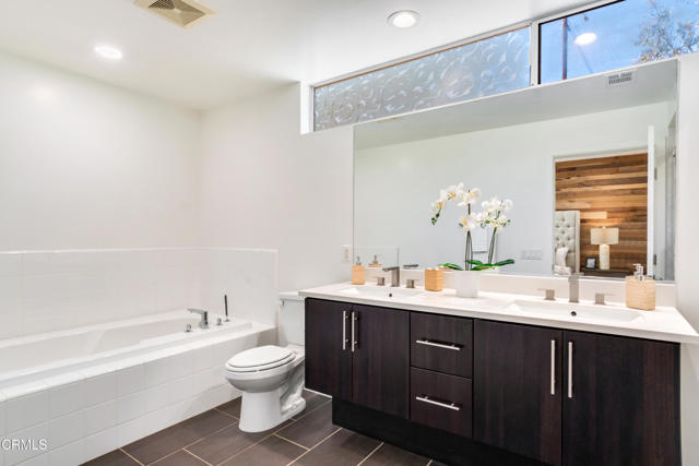 Detail Gallery Image 13 of 28 For 2504 via Artis, Los Angeles,  CA 90039 - 3 Beds | 3 Baths