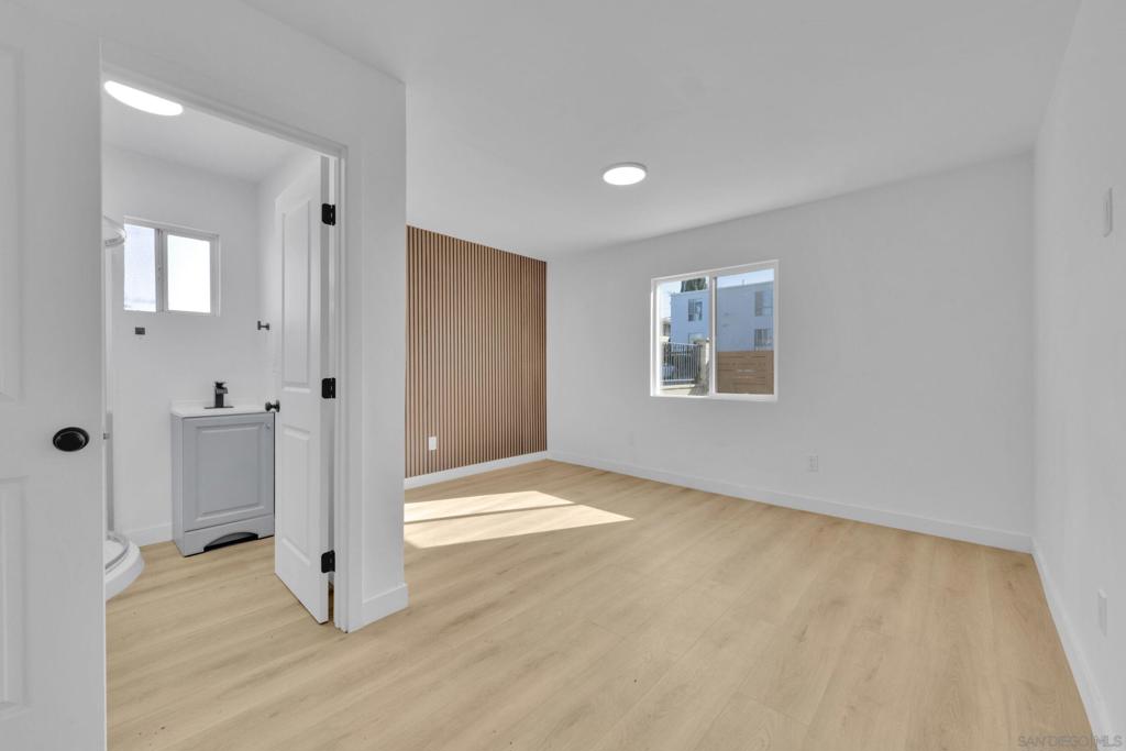 4312 Winona Ave - photo 12