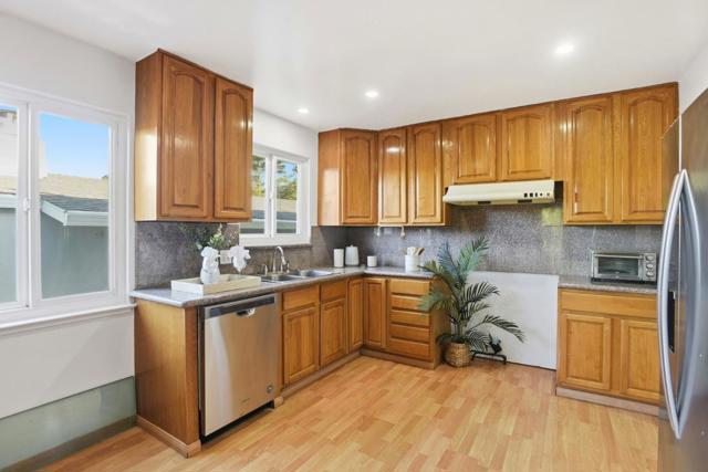 953 Higate Drive, Daly City CA: https://media.crmls.org/mediaz/3f5c603e-1713-422f-8a7d-2a5e9185b1ca.jpg