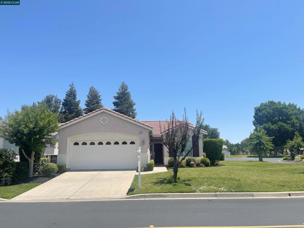 1312 Pearl Way