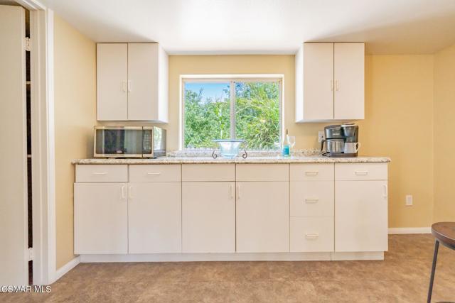 6564 La Cumbre Road, Somis CA: https://media.crmls.org/mediaz/3f5cbf36-3233-4014-94d3-32bbdb7c41aa.jpg