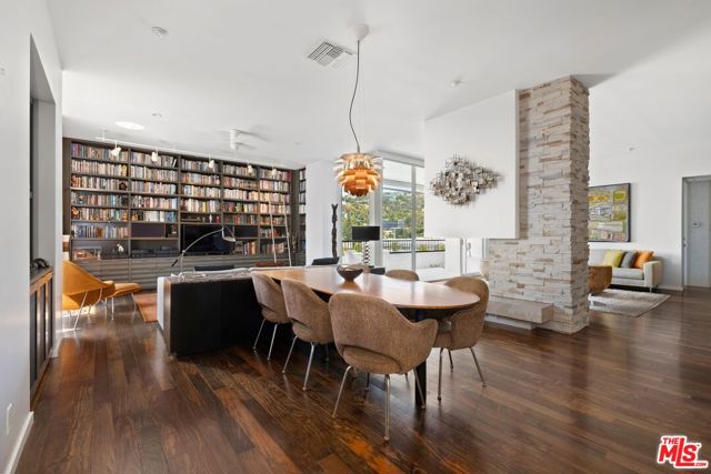 1100 Alta Loma Road, West Hollywood CA: https://media.crmls.org/mediaz/3f5d6dde-b9c0-4713-9fed-17e78ba32417.jpg