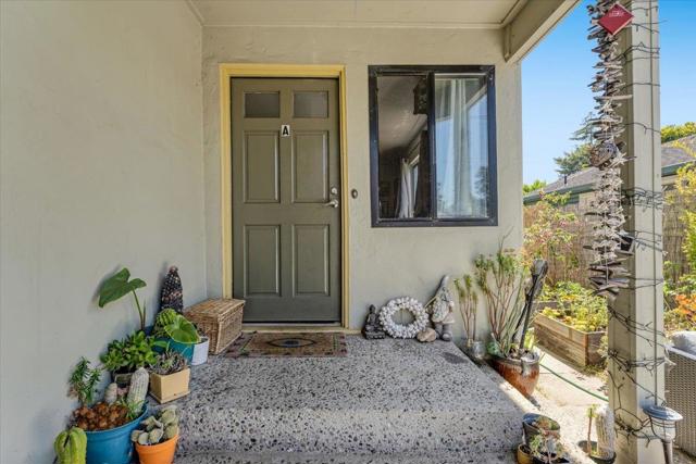 522 Oak Drive, Capitola CA: https://media.crmls.org/mediaz/3f5db80f-ca1b-4e6b-bf87-9960761f8d62.jpg