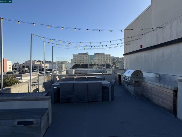 2655 Bush, San Francisco CA: https://media.crmls.org/mediaz/3f5dd495-40c6-4275-a775-5a9fdffa99a5.jpg