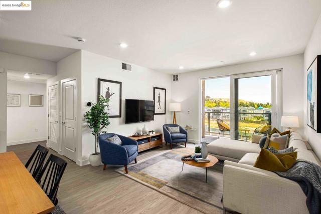 501 Somi, Hayward, California 94544, 2 Bedrooms Bedrooms, ,2 BathroomsBathrooms,Condominium,For Sale,Somi,41113727
