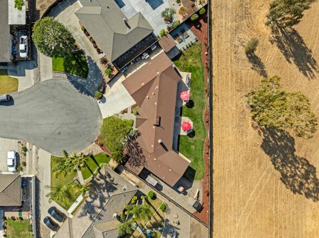 60 Dots Circle, Hollister CA: https://media.crmls.org/mediaz/3f5ef568-cb67-415b-9455-e553482f4978.jpg