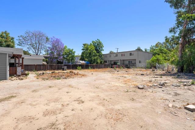 850 Calhoun Street, San Jose CA: https://media.crmls.org/mediaz/3f5f614a-3f14-4db0-b578-f836a909719a.jpg