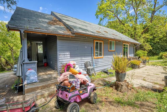 3535 Glen Canyon Road, Scotts Valley CA: https://media.crmls.org/mediaz/3f5fb3c7-b99c-4fd8-97e2-81a90110c8e0.jpg