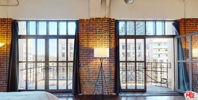 1645 N Vine Street, Los Angeles CA: https://media.crmls.org/mediaz/3f5fec9e-135d-4ee0-81e7-d229f4fd0797.jpg