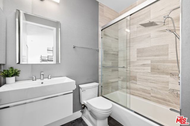 32 Galleon Street, Marina del Rey CA: https://media.crmls.org/mediaz/3f602a14-d046-4dcc-847e-5698ffbccf1a.jpg