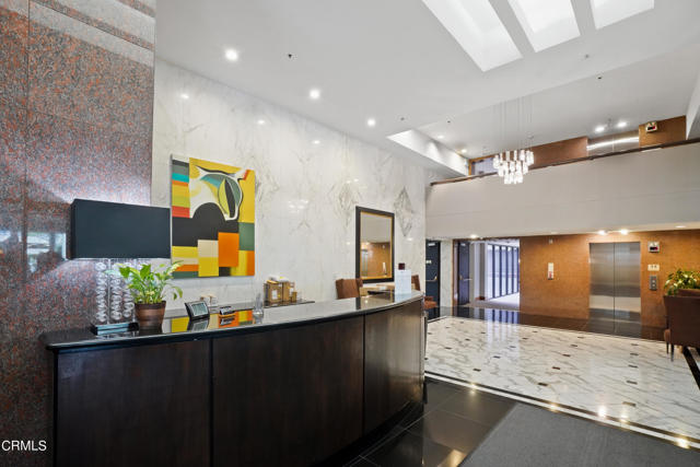 Detail Gallery Image 4 of 42 For 880 W 1st St #527,  Los Angeles,  CA 90012 - 2 Beds | 2 Baths