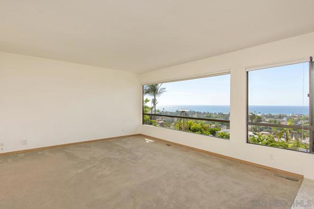 2150 Balboa Ave, Del Mar CA: https://media.crmls.org/mediaz/3f605059-c16b-4034-a91e-e8e3aa27604c.jpg