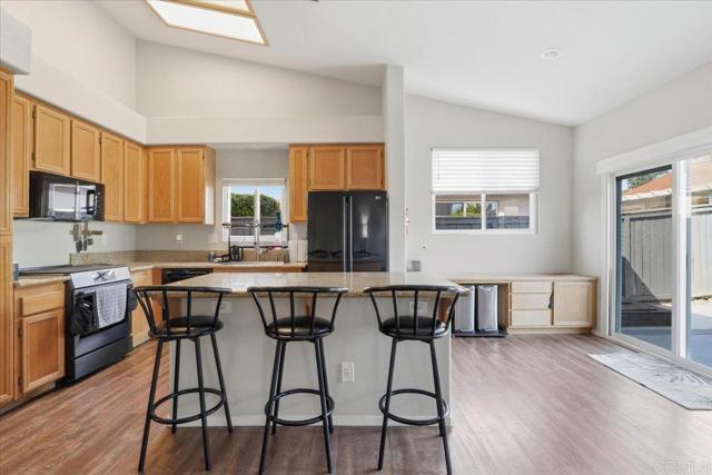 Detail Gallery Image 7 of 29 For 241 Del Mesa St, Oceanside,  CA 92058 - 4 Beds | 2 Baths