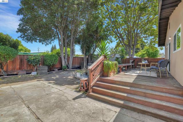 Image 30 of 36 For 16188 Yale Ave