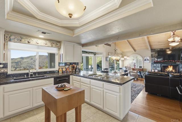 1524 Zutano Lane, Fallbrook CA: https://media.crmls.org/mediaz/3f60c7f7-0aca-4e19-87c2-91ec19d72e1e.jpg