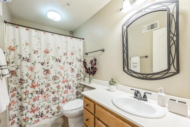1789 Corte Sueno, Livermore CA: https://media.crmls.org/mediaz/3f60c902-6516-43d1-9ee6-8b637bd05263.jpg