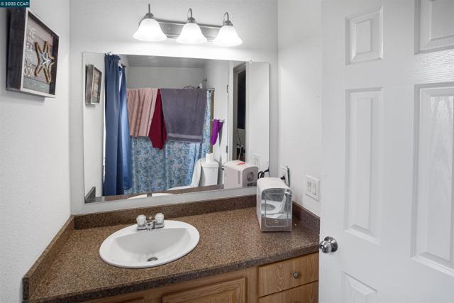 55 PACIFICA AVE, Bay Point CA: https://media.crmls.org/mediaz/3f6190ee-86c6-499a-a394-733e462bf6b4.jpg