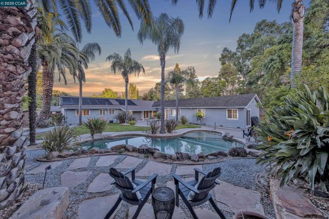 967 Ocho Rios Dr, Danville CA: https://media.crmls.org/mediaz/3f6259a6-3957-4ed8-9abc-fb6dee4ff3f0.jpg