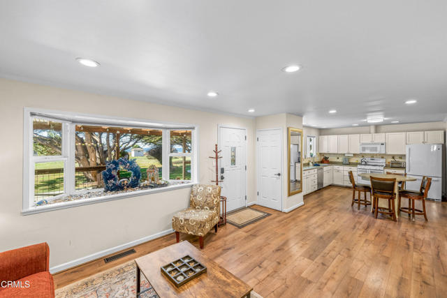 Detail Gallery Image 11 of 27 For 19251 Del Mar Dr, Fort Bragg,  CA 95437 - 4 Beds | 2 Baths