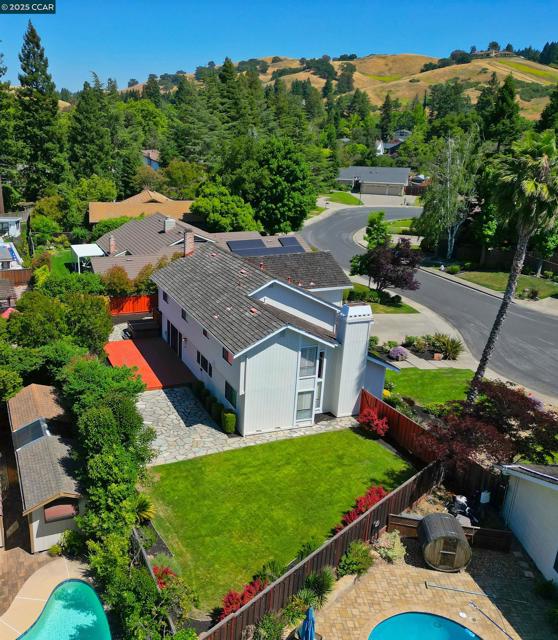 732 Graham Ct, Danville CA: https://media.crmls.org/mediaz/3f6334eb-b786-405c-9dfc-3ee8728debd2.jpg