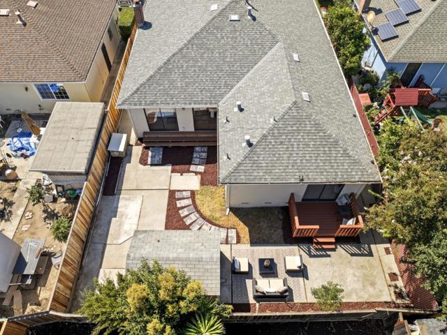 164 Wisteria Drive, East Palo Alto CA: https://media.crmls.org/mediaz/3f63bf56-eede-4f67-b0f9-6ffea829dcc1.jpg