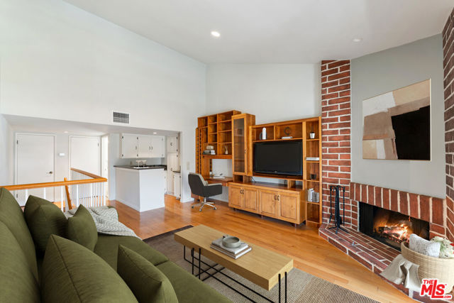 Drew Fenton | 17087 Palisades Circle Pacific Palisades CA | MLS: 7324465