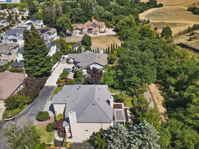 318 Montoya Way, Danville CA: https://media.crmls.org/mediaz/3f6516cb-e5d3-4274-a038-582de3292bba.jpg