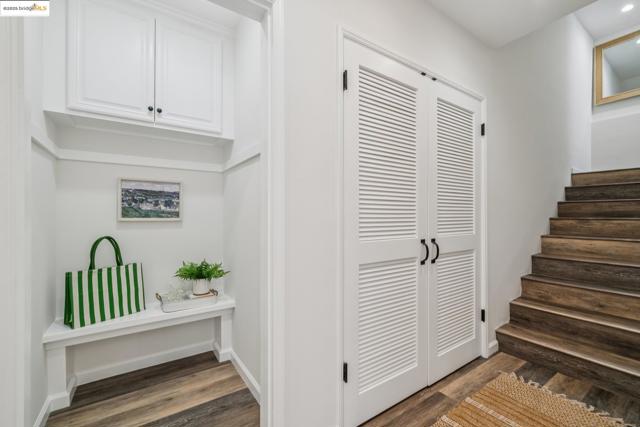 5968 Chabot Crest, Oakland CA: https://media.crmls.org/mediaz/3f652f56-53b8-42b7-8535-81c47fc0688b.jpg