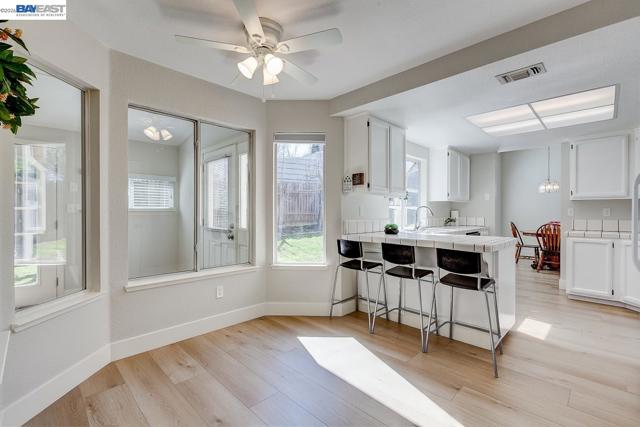 8524 Oak Harbour Ct, Fair Oaks CA: https://media.crmls.org/mediaz/3f6553ac-d75d-4c69-9130-b0d57713f050.jpg