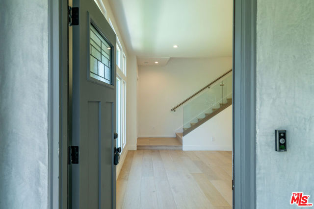 4308 Victoria Park Drive, Los Angeles CA: https://media.crmls.org/mediaz/3f6574ce-3869-45ff-824f-7658dbb7d05c.jpg