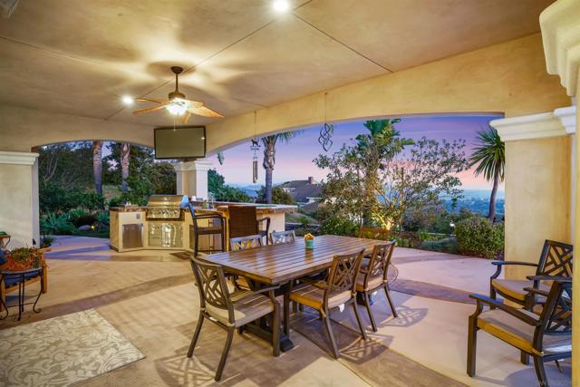 2224 Dos Lomas, Fallbrook CA: https://media.crmls.org/mediaz/3f65bee0-fd6a-46cb-a4bf-8c5f6a850c7e.jpg