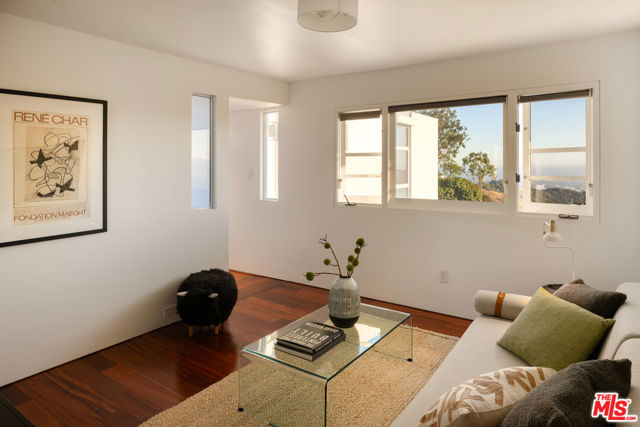 6300 Mulholland Highway, Los Angeles CA: https://media.crmls.org/mediaz/3f663d7f-2e31-41b0-9fb3-df6aca198ea1.jpg