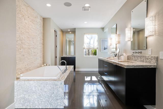 23 Emerald Court, Rancho Mirage CA: https://media.crmls.org/mediaz/3f6677c1-bc6d-46d7-a175-b65da3a4d395.jpg