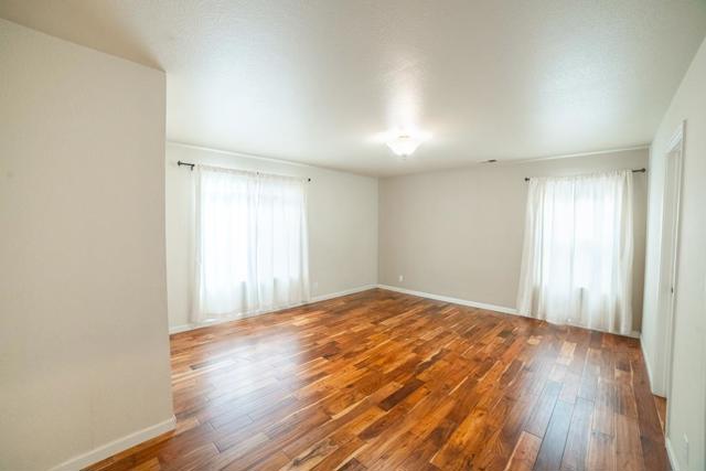 2351 Driftwood Court, Hollister CA: https://media.crmls.org/mediaz/3f6741bd-04a6-4e91-b4ff-c26eb88d8e7a.jpg