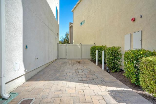 2056 Callisto Terrace, Chula Vista CA: https://media.crmls.org/mediaz/3f67d4fe-89db-4475-81b8-6fd03c304cbf.jpg