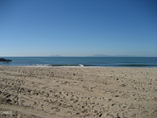 145 Los Angeles Avenue, Oxnard CA: https://media.crmls.org/mediaz/3f683e7e-3b9e-4be4-8eb5-7a7be7b876e8.jpg