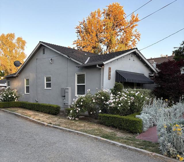 1966 Almaden Road, San Jose CA: https://media.crmls.org/mediaz/3f685100-ad77-43b6-8c41-7af88cfa55e2.jpg
