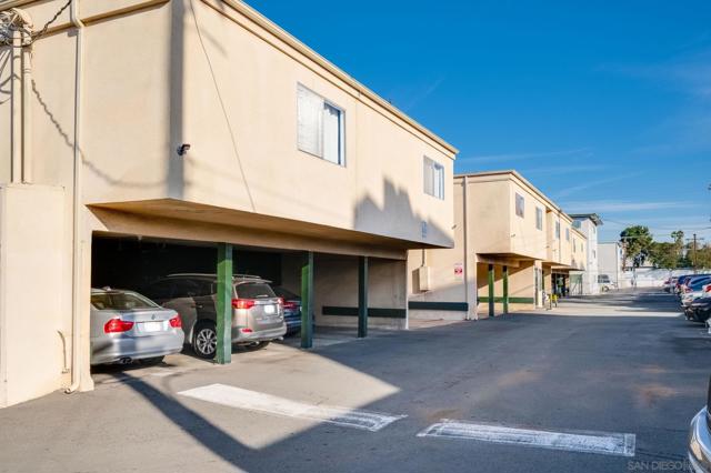 4851 Cole St, San Diego CA: https://media.crmls.org/mediaz/3f687fc5-a99d-4540-a4c8-6e82180eb2cf.jpg