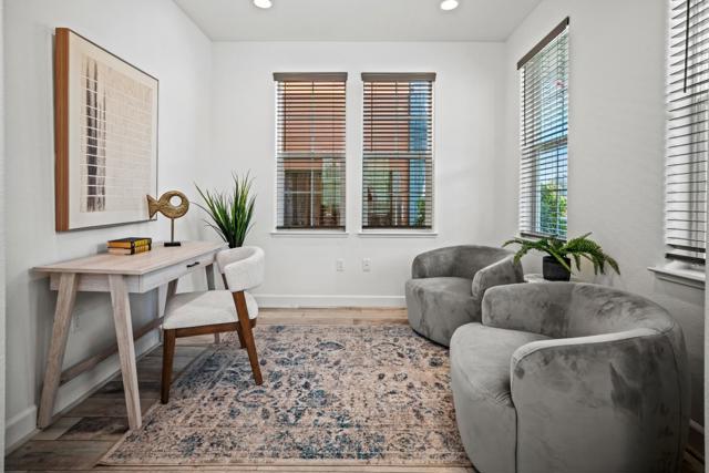 2721 Parkview Way, Marina CA: https://media.crmls.org/mediaz/3f6966f1-3754-4d95-9583-4d017c556022.jpg