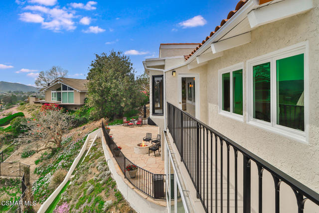 1822 Calle Borrego, Thousand Oaks CA: https://media.crmls.org/mediaz/3f696809-0b9e-43a6-9a6a-4065a19a4278.jpg