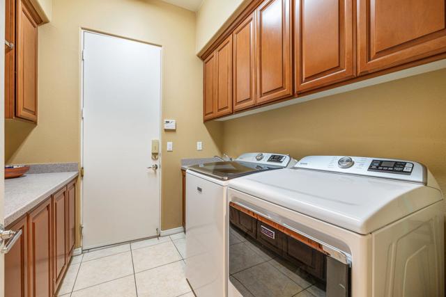 47 Gibraltar Drive, Palm Desert CA: https://media.crmls.org/mediaz/3f69a648-d77f-414b-9cfa-bda48c56104b.jpg