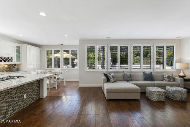 Image 23 of 79 For 4347 Via Entrada