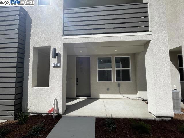7105 Melon Ct