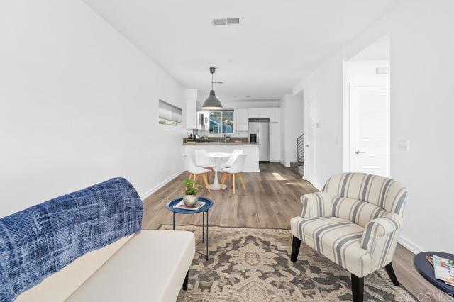 Detail Gallery Image 6 of 24 For 2187 Catalina Bld, San Diego,  CA 92107 - 2 Beds | 2/1 Baths